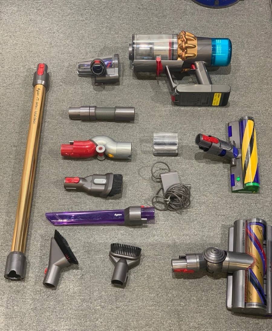Dyson Vacuum Cleaner V15 Clearance Sale.